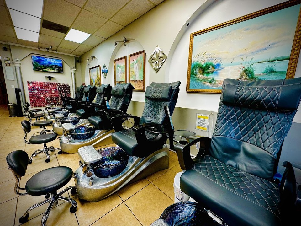 Acrylic nail service setup